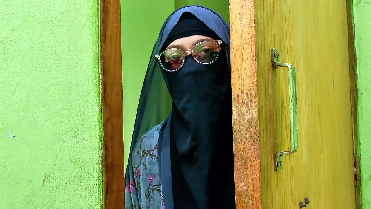 When a sexy lady comes to me asking for a donation