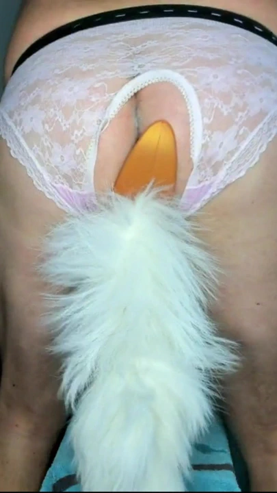 Yeni kuyruğum derinden ve sıkıca demirleniyor