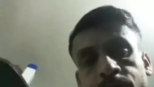 Facebook messenger'da Raaj sarkar nanga görüntülü görüşme