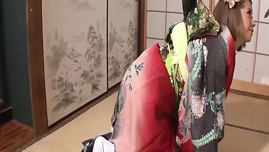 Asyalı arzular sahne-1_japanese geyşa gibi giyinmiş esmer amına dölleme ile bitiyor