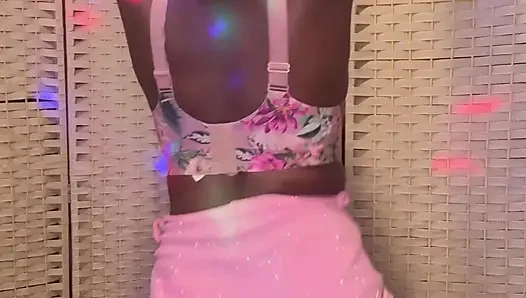 blonde celebrity hiphop female rapper dancing shaking, moving, twerking ghetto ass  to new release songs music