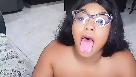 Üvey kız kardeşimin lezbiyen kız arkadaşı bana bir Rus veriyor