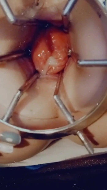 Незабываемый момент из "Анальной тренировки SklavinS для ее господина!"