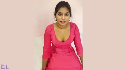 Sevimli desi kız üvey babası tarafından sikiliyor