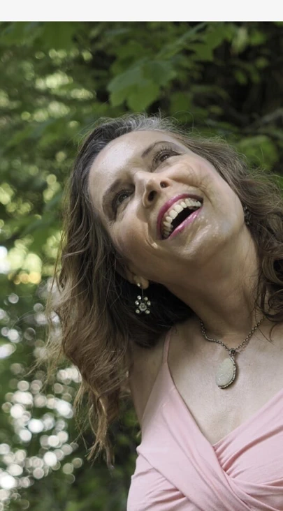 Dünya tanrıçası saf enerjiyi paylaşıyor