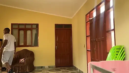 THE BOLIVIAN BIG ASS LADY CHARGES ME RENT WITH SEX