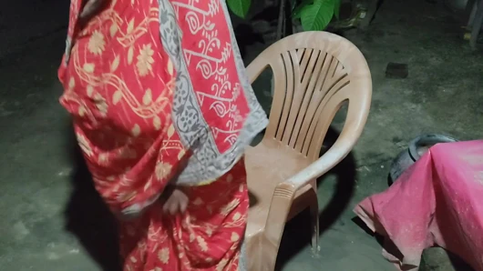 Housewife ki chudai ki chair per baitha kar