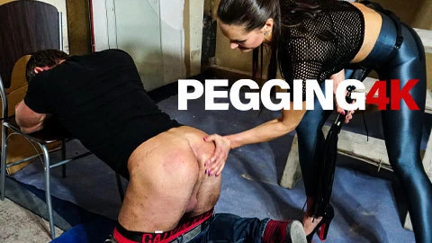 Pegging için yalvarıyor