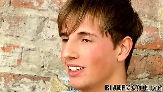 Muhteşem casper ellis masturbates süre binicilik yapay penis solo