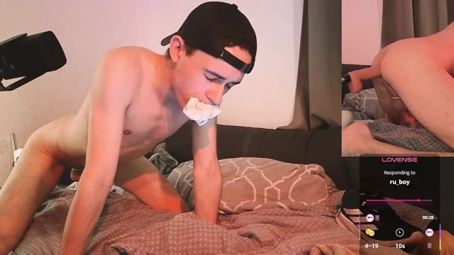 Twink ve sikiş makinesi