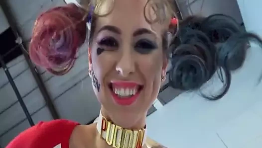 harley quinn'e saygı duruşu