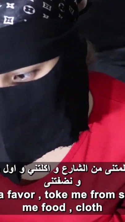 Seks Hizmetçi sevgilisine seninle amcığımda seks yapmak istediğimi söylüyor | Klip 1