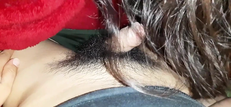 18 yaşındaki sürtük genç step mezuniyet hediyesinden yüksek sesle edepsiz anal seks yapıyor. Ev yapımı bakış açısı