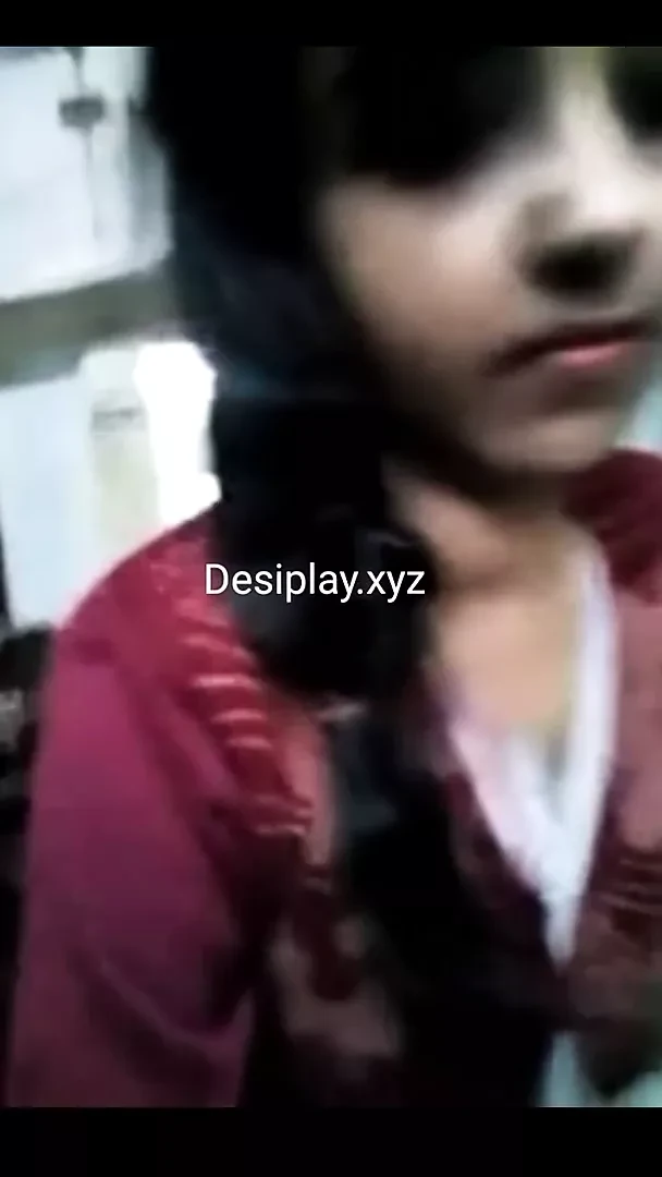Natasha büyük göğüslerini ve amını gösteriyor – hintli kız