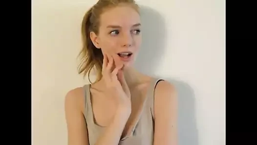 VIDAGE DE COUILLES EN REGLE SUR CLARA SETJE