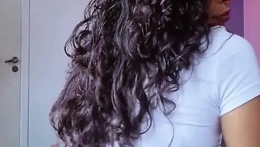 Doğal göğüslü ateşli Brezilyalı esmer onun için boşalmanı istiyor - espuletinha