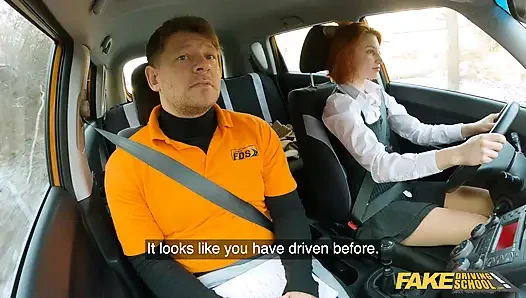 Kızıl saçlı sürücü kursu ofisinde sikiliyor - fake driving school