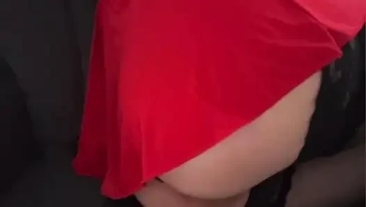 Büyük memeli üvey anne orgazm olmak için mastürbasyon yapmayı seviyor