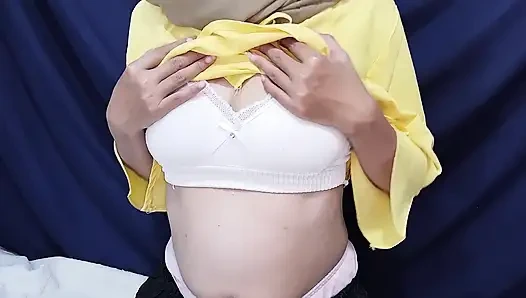 Tesettürlü Filipinli kadınlar komşuyla mastürbasyon yapıyor