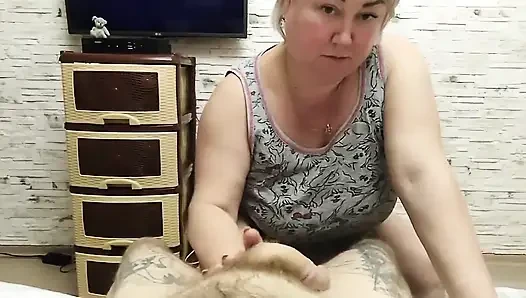 Kayınvalide yatmadan önce yarak emiyor