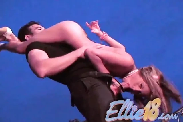 Ellie 18 içinde Hardcore kahrolası ile büyük adam dışında