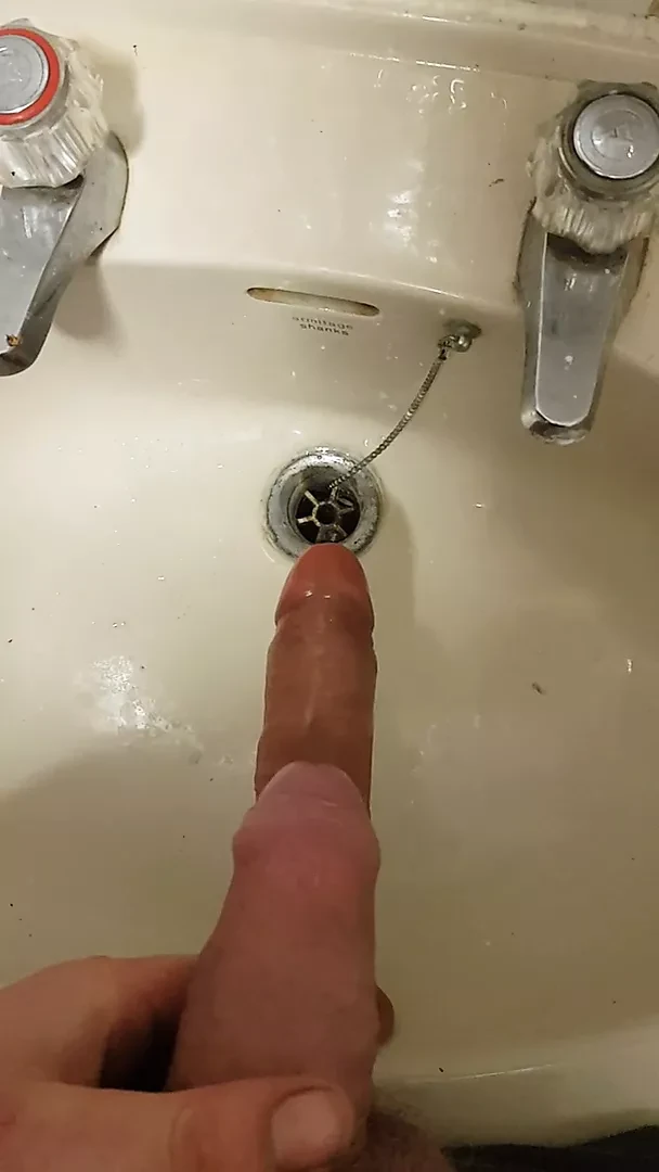 En sevdiğim dildo ile işiyorum