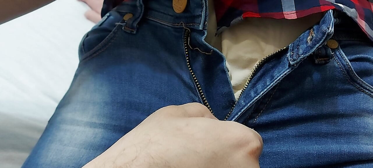 Came home after work and had surprise a clit orgasm from his magic fingers
