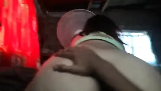 Kız arkadaşım sabah büyük götüyle beni uyandırıyor