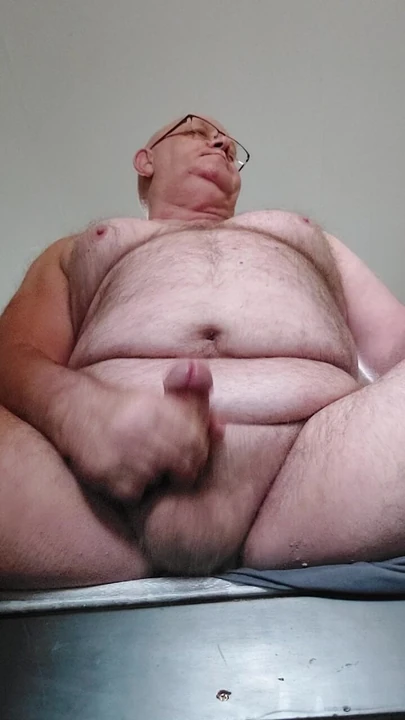 Мясистая сперма, свисающая с моего члена