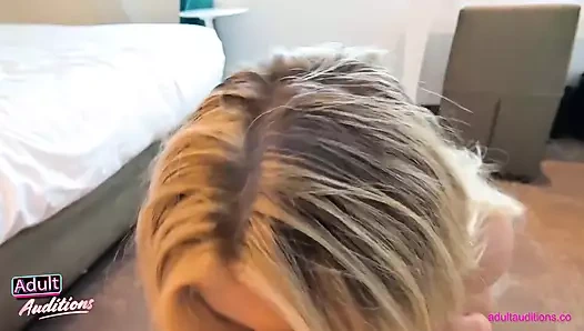 İngiliz sarışın charlotte yutuyor