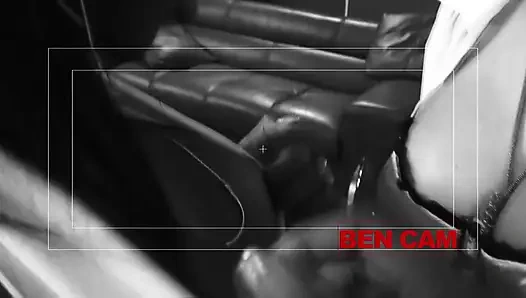 Yaşlı adamla ırklararası üçlü seks