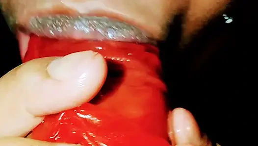 Özensiz meyve yiyici!!