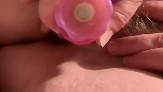 İlk gösteri arasında kıllı sarışın olgun titreşen ona kedi