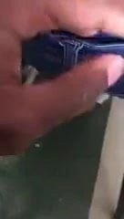 TOCANDO NALGAS EN LA ESCUELA