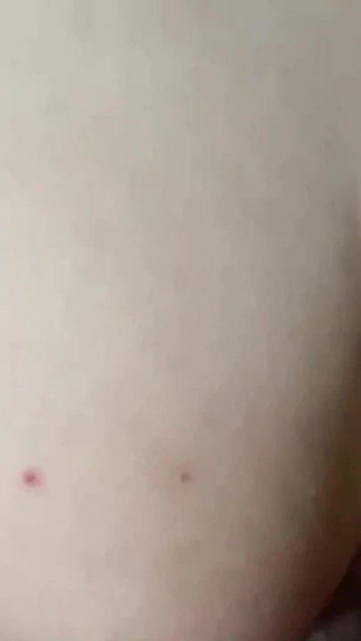 Tombul anal köle ayakta götten sikiliyor. Güzel sarkık memeler | Klip 3