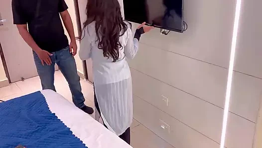 Seeing the Electricians Big, Thick, Black Cock, Bhabhi Could Not Control Herself, Extremely Clear Hindi Audio