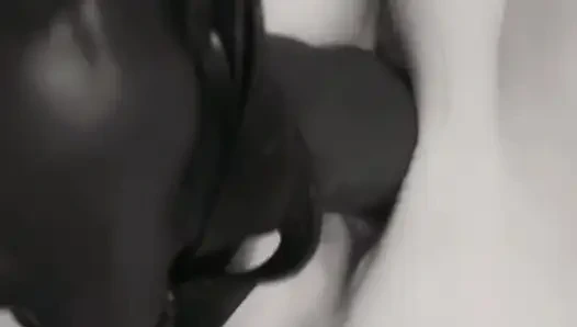 O yarağı dudakla tut