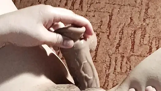 Bakış açısı sıkı amcık ve dildo, ev yapımı mastürbasyon