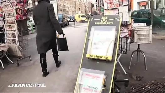Sokakta yakalanan güzel küçük memeli Asyalı sürtük analiz ediliyor