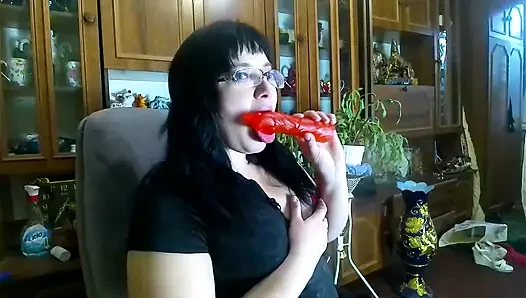 En sevdiğim hentai için amcığımda büyük bir dildoyla oynamayı seviyorum