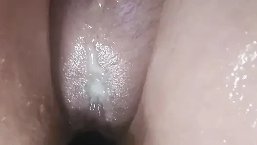 Sıkı amcığı dildoyla sikiliyor