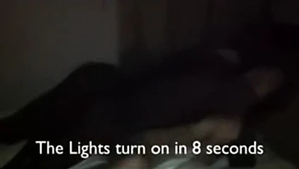 Güzel vietnamese kız verir içinde için büyük siyah çük