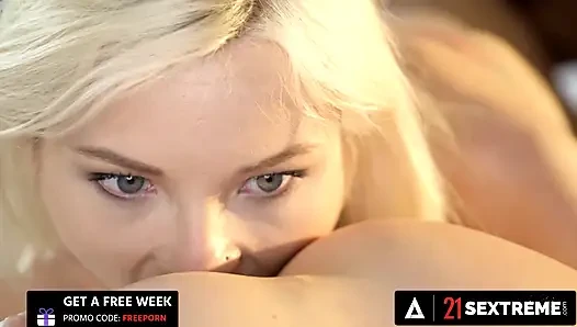 21 sextreme - sarışın zazie skymm olgun lezbiyen nadya basinger tarafından baştan çıkarılıyor