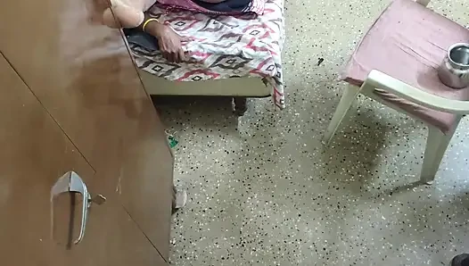 Kamyon şoförü yol kenarındaki teyzeyi çok zor sikiyor