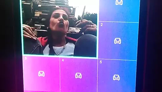 Doua curve in asteptare de clienti