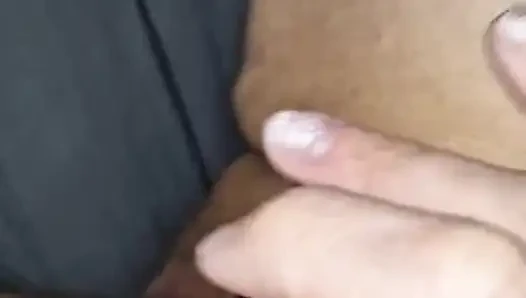Kendimi parmaklıyorum. Vajinam güzelce ıslak. 1 of 2