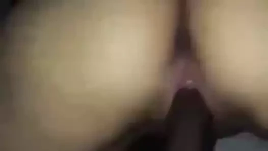 Karısını siyah horozuma boşaltıyorum ve onlar buna bayılıyorlar