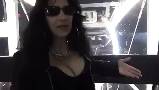 Şelalelerin Tinjas busty turu