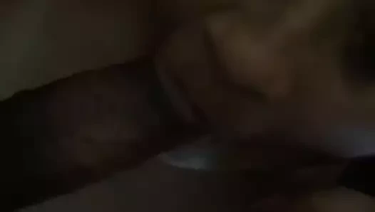 Afrikalı kadın otelde patronuyla aldatıyor