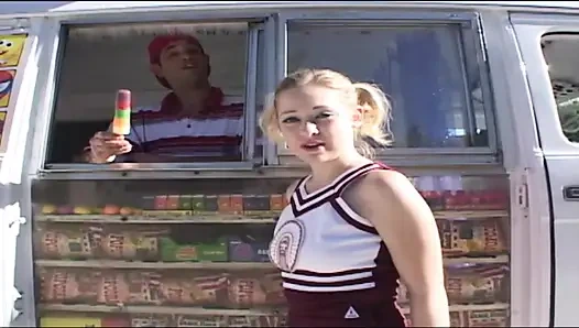 Ponpon kız güzel ıslak amcığı büyük penisle boşalmasını bekliyor